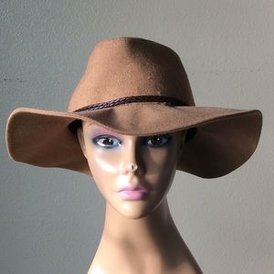 Women's fashion hat